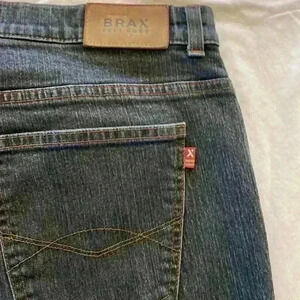 Brax Feel Good women’s dark wash boot cut jeans size 16 regular